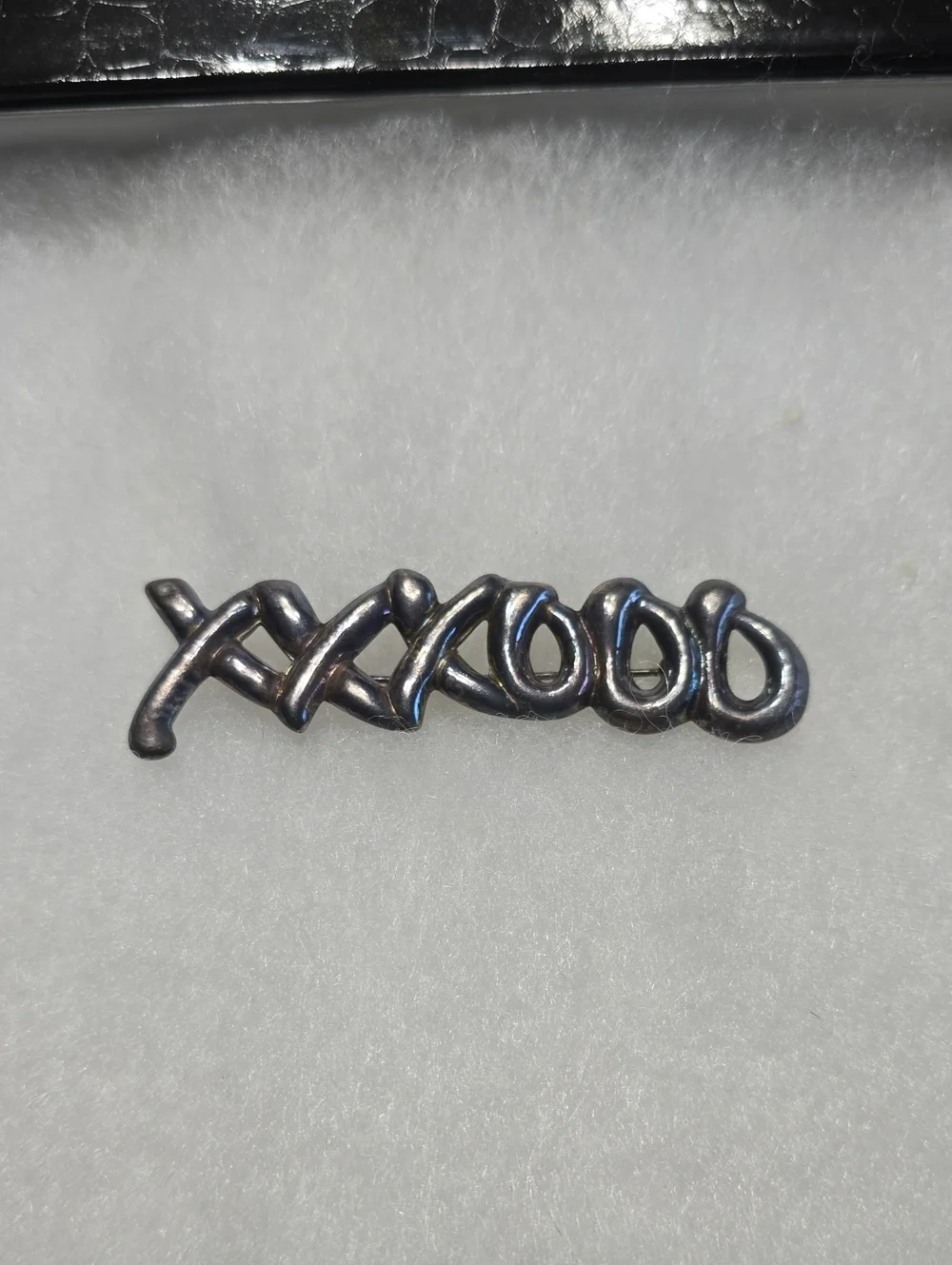 925 Sterling Silver XXOO Hugs and Kisses Pin - Women's Accessory